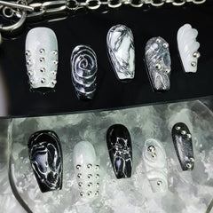 Monochrome Muse - Mixxnails