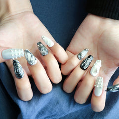 Monochrome Muse - Mixxnails